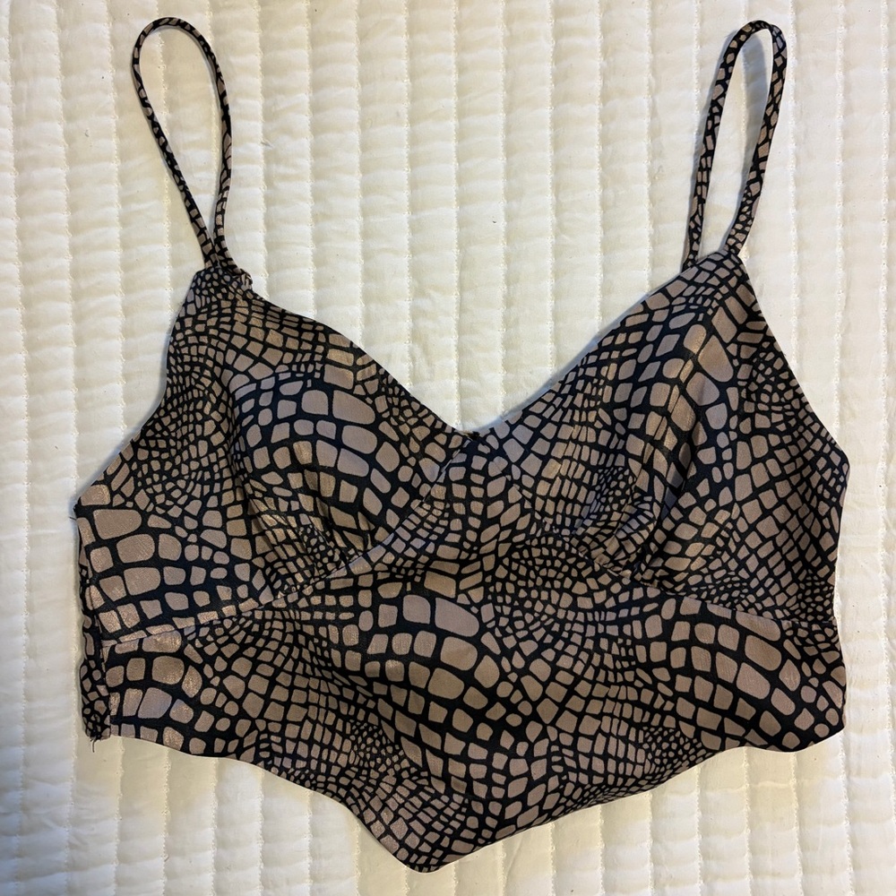 Forever 21 Black and Cream Web Pattern Top